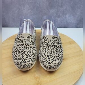 Tom’s Leopard print Women's Flat Loafer Size 8.5 W